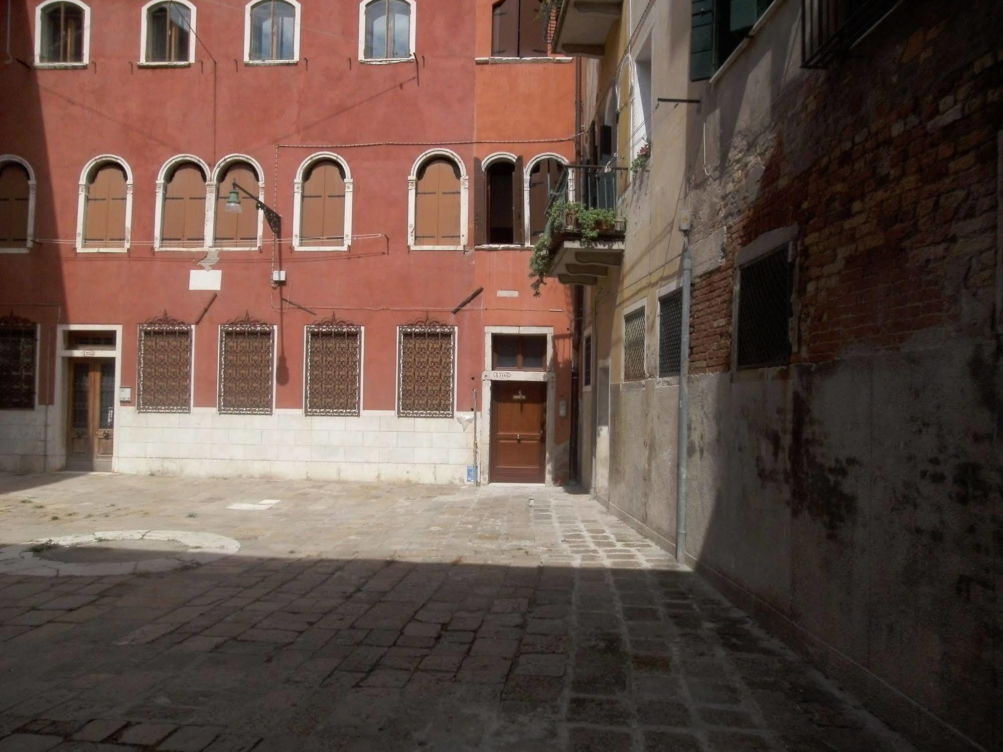 Sweet Venice - Checkin At "Alloggi Ss Giovanni E Paolo" 威尼斯 外观 照片